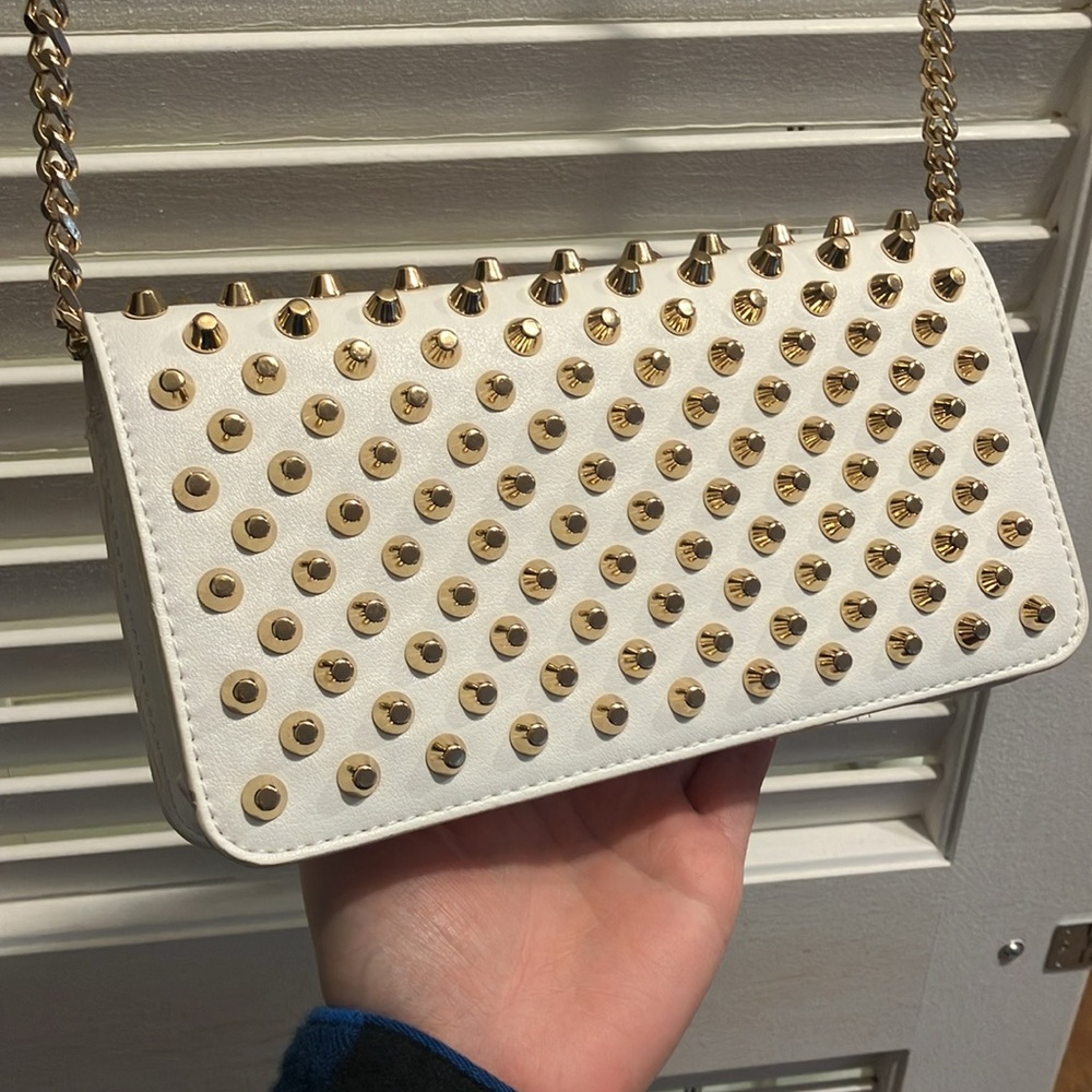Forever21 white and gold chain link crossbody purse